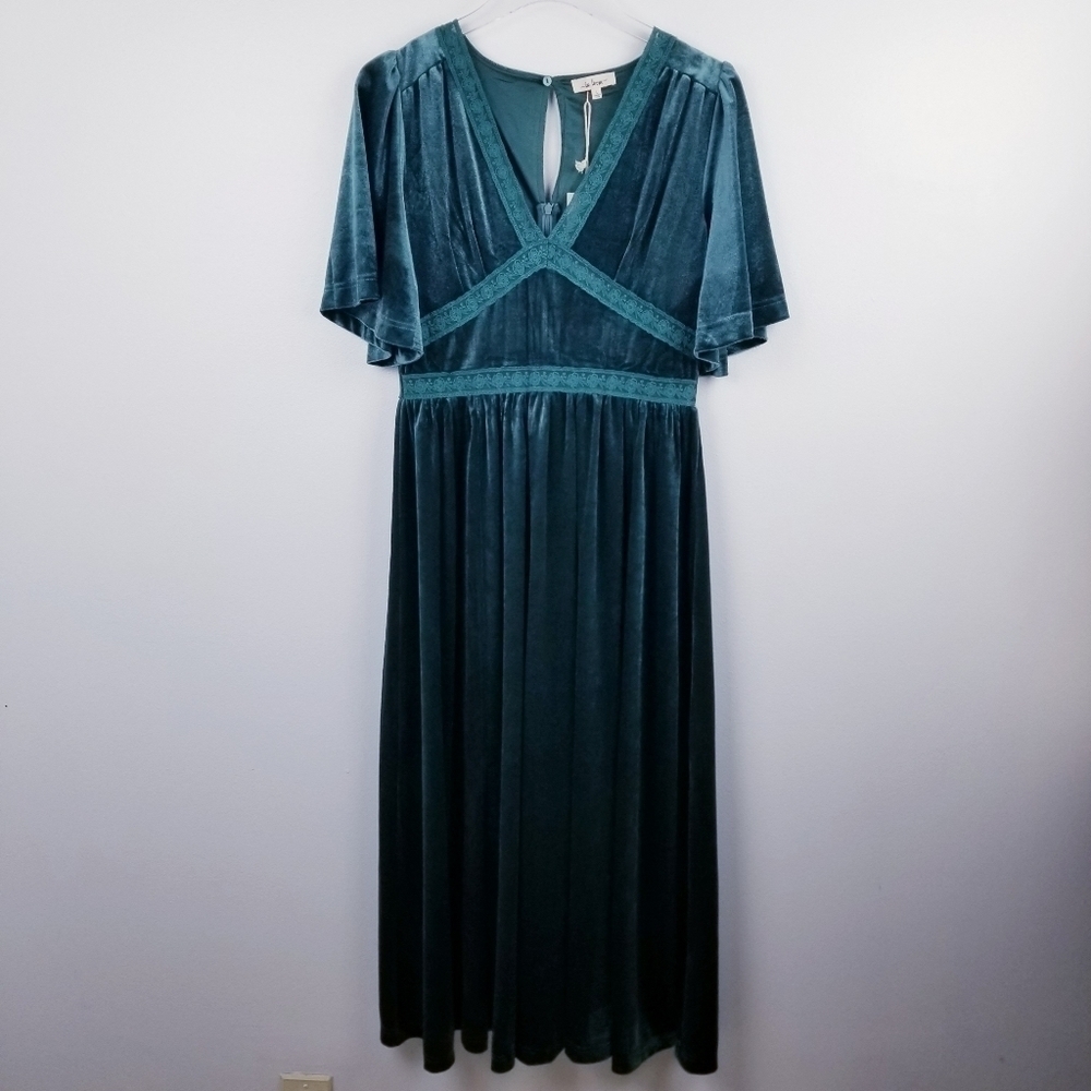 in loom Emerald Velvet Midi Dress NWT size Large